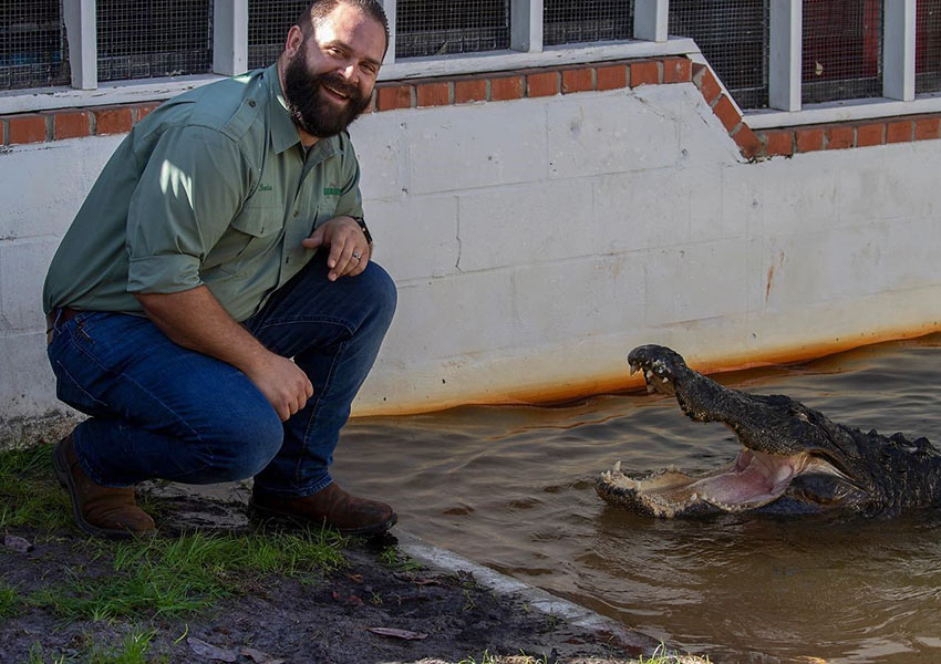 Captain Jeff Farmer with alligator