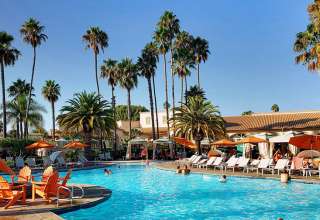 San Diego Mission Bay Resort pool area