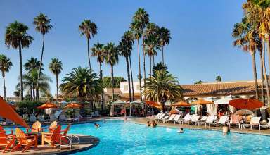 San Diego Mission Bay Resort pool area
