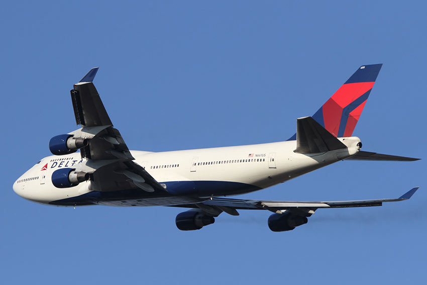 Delta airline plane