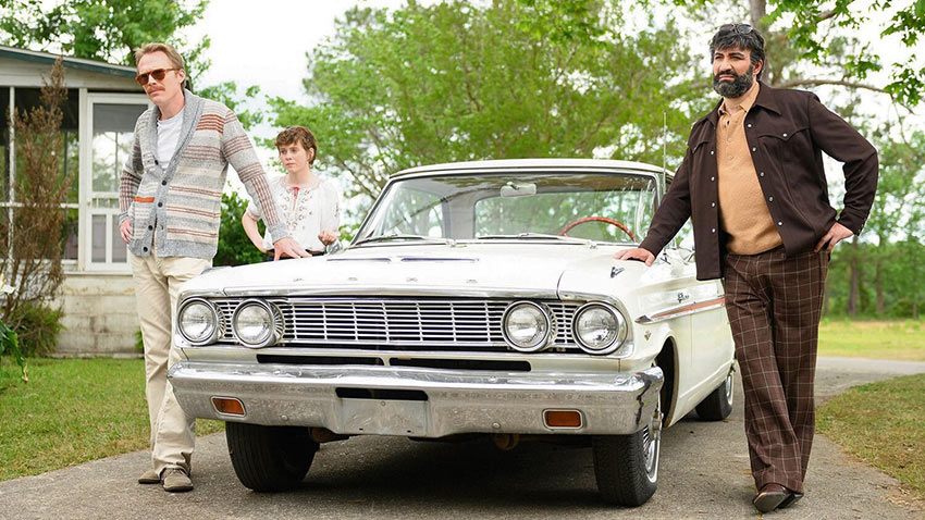 Paul Bettany, Sophia Lillis and Peter Macdiss preparing for a road trip