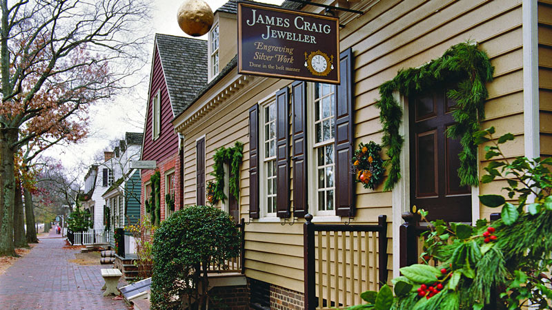 street and row of houses at Colonial Williamsburg