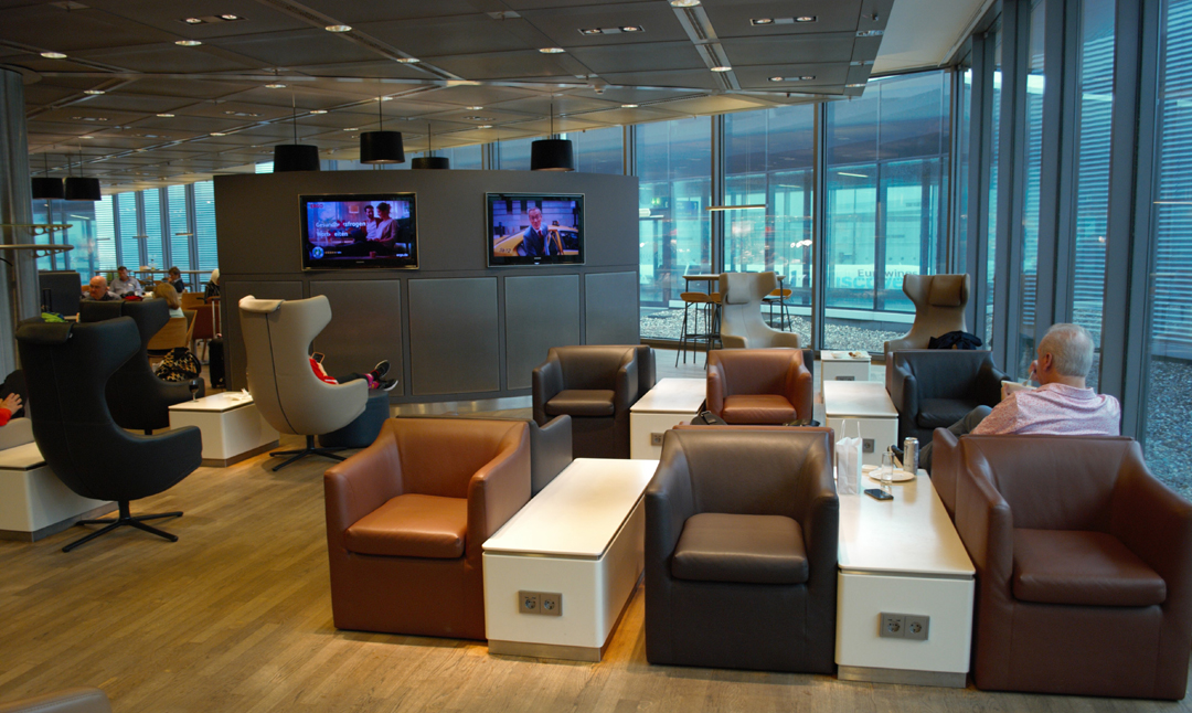 Condor Business Lounge Frankfurt Terminal 1 travelingboy.com